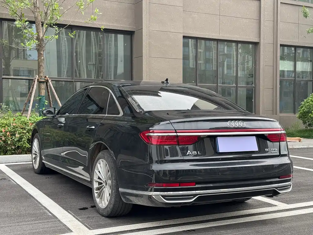 Audi A8 2021