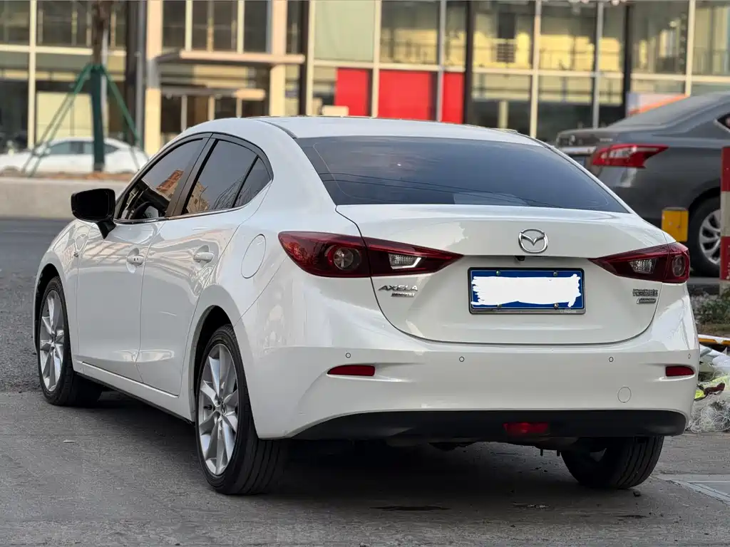 Mazda 3 Axela 2018 — фото 19