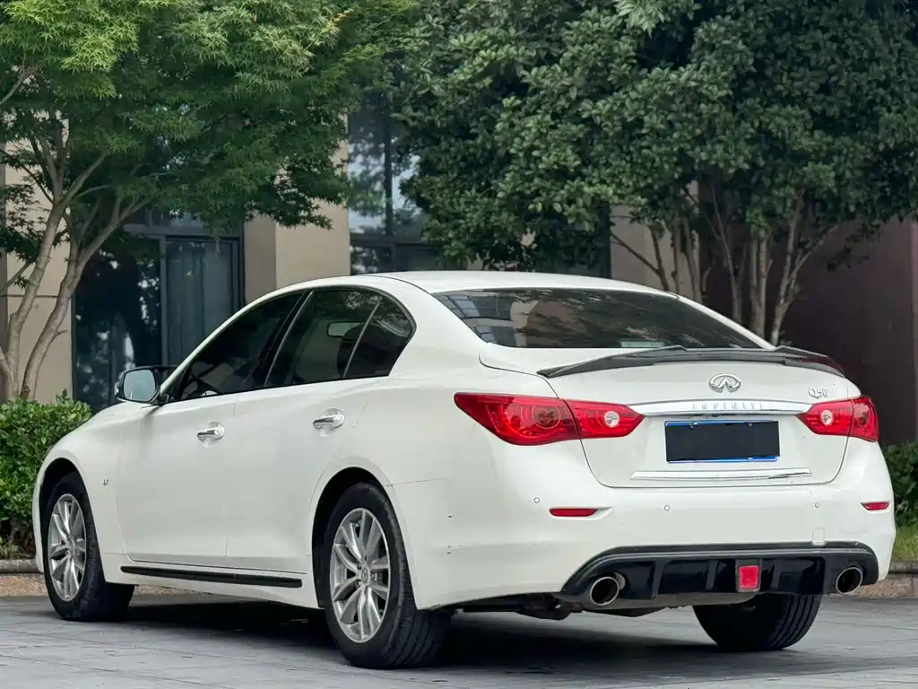 Infiniti Q50L 2015 — фото 8