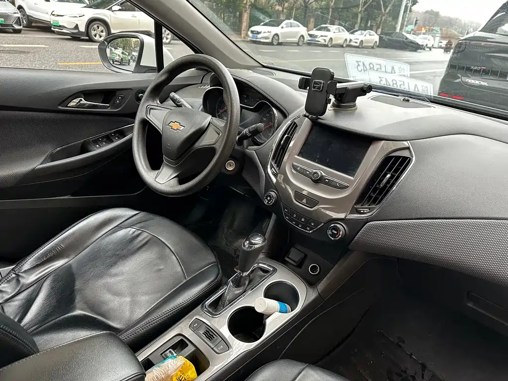 Chevrolet Cruze 2018 — фото 13
