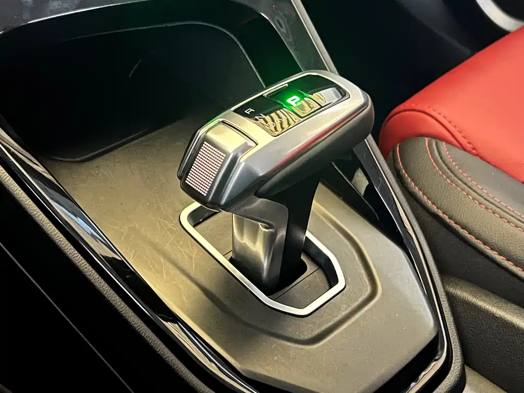 Haval H2s 2017 — фото 13