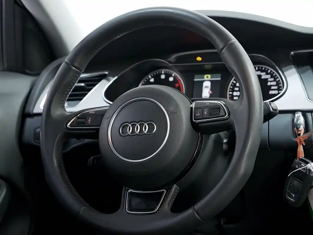 Audi A4 2013 — фото 5