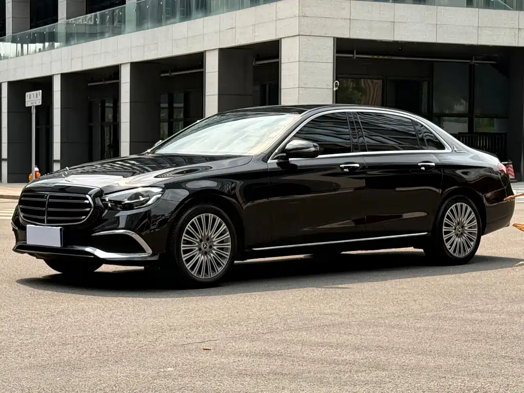 Mercedes-Benz E-Class 2022 — фото 1