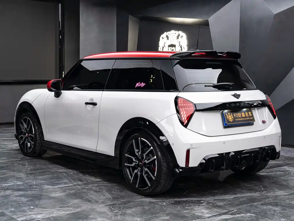 MINI JCW 2025 — фото 16