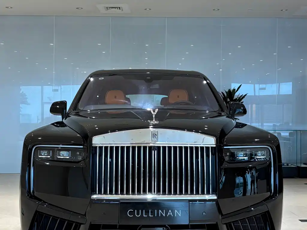 Rolls-Royce Cullinan — фото 2