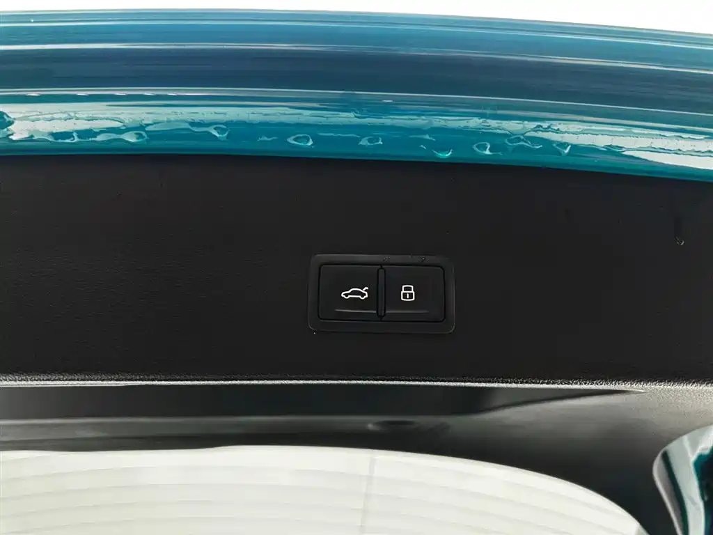 Audi Q2L 2023 — фото 18