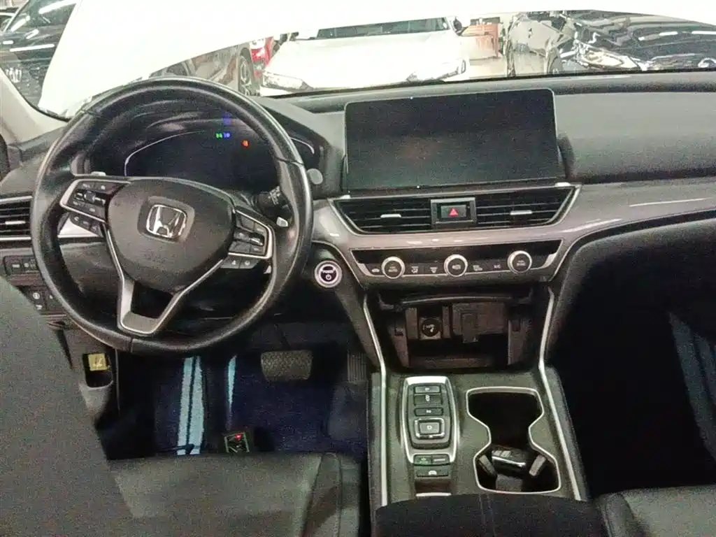 Honda Accord 2022 — фото 10