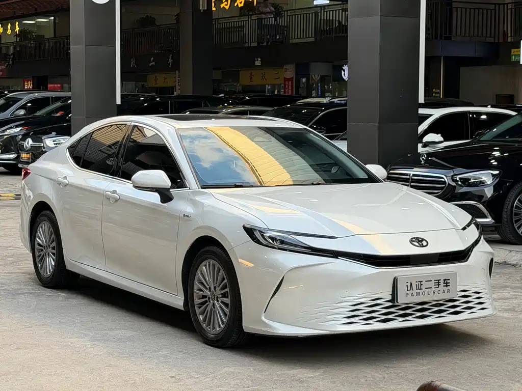 Toyota Camry 2025 — фото 3