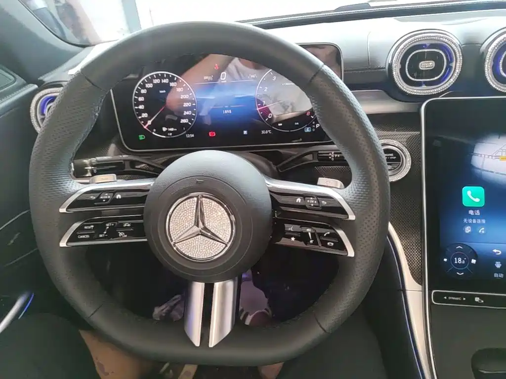 Mercedes-Benz C-Class 2025 — фото 11