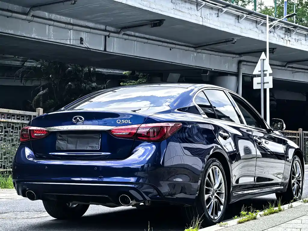 Infiniti Q50L 2018 — фото 18