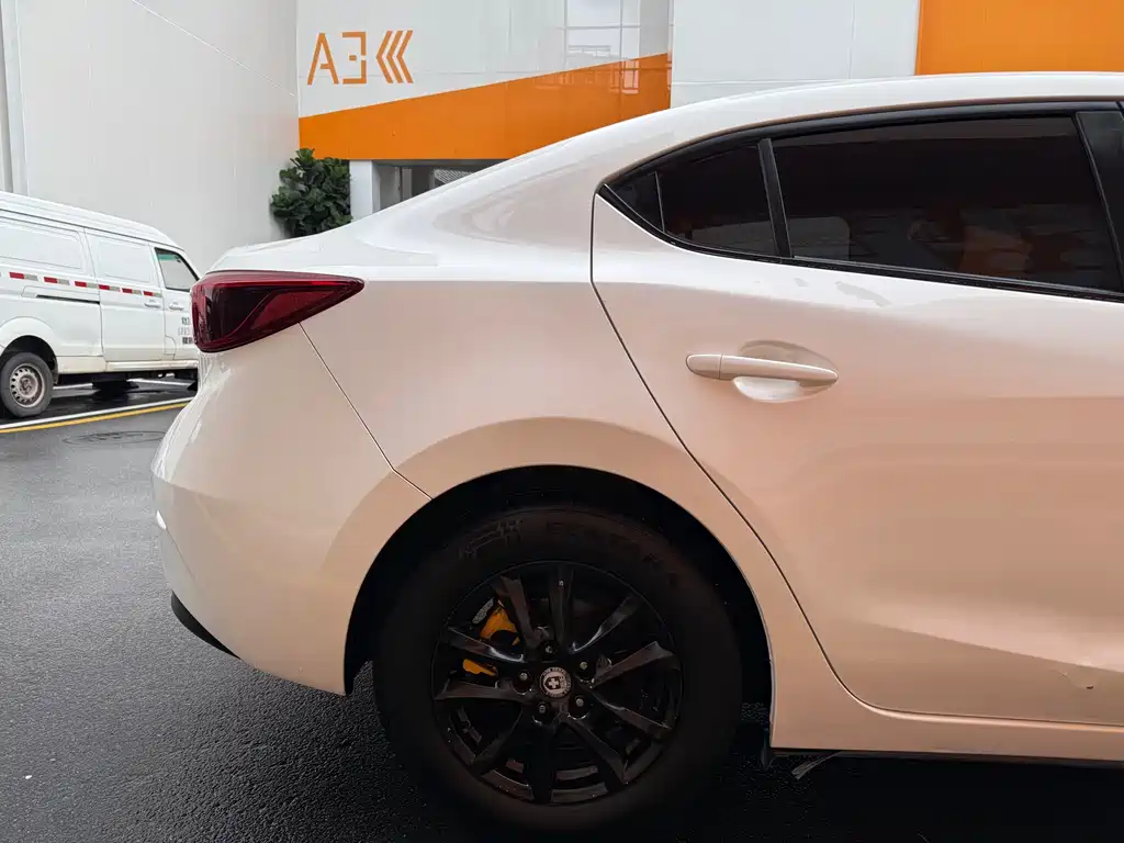 Mazda 3 Axela 2017 — фото 27