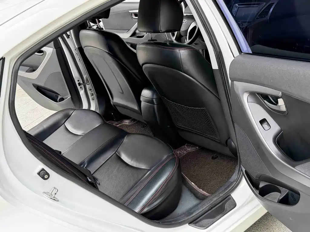 Hyundai Elantra Langdong 2016 — фото 14