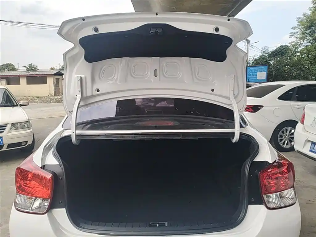 Hyundai Verna 2019 — фото 19