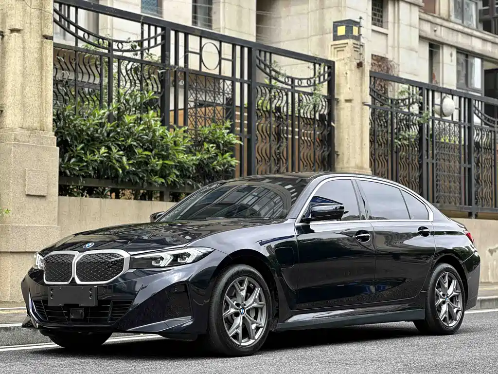 BMW i3 2025