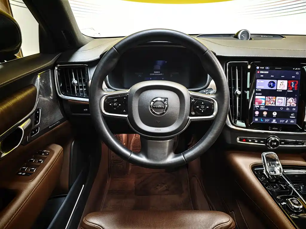 Volvo S90 PHEV 2023 — фото 15