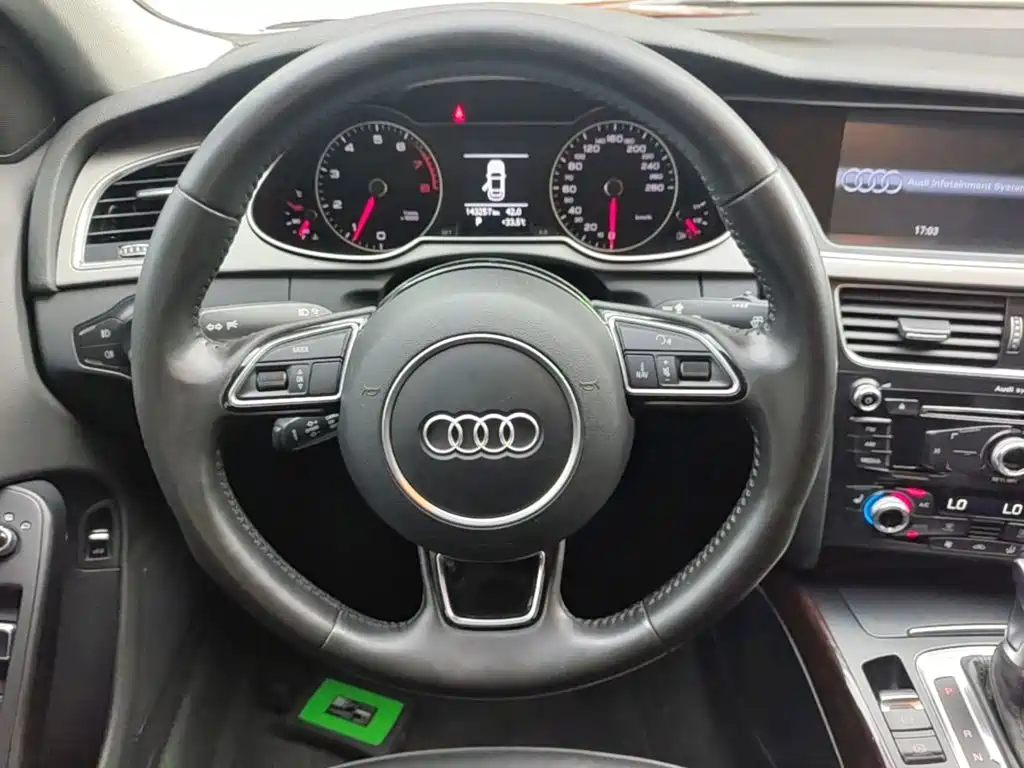 Audi A4L 2015 — фото 11