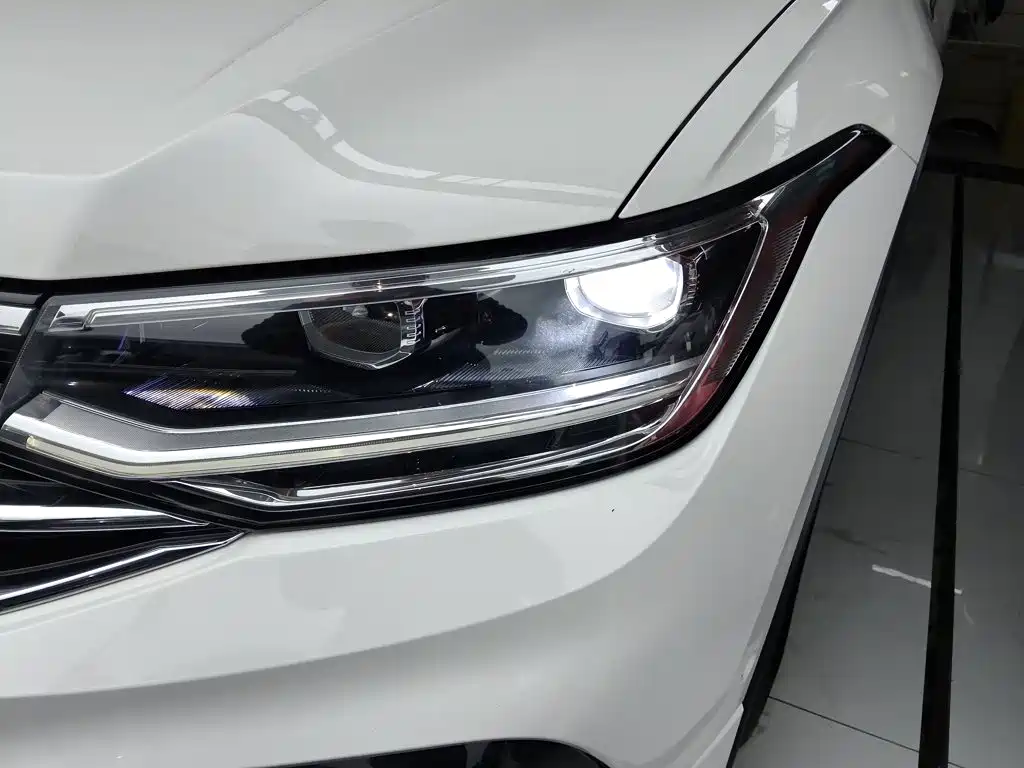 Volkswagen Tiguan L 2021 — фото 18