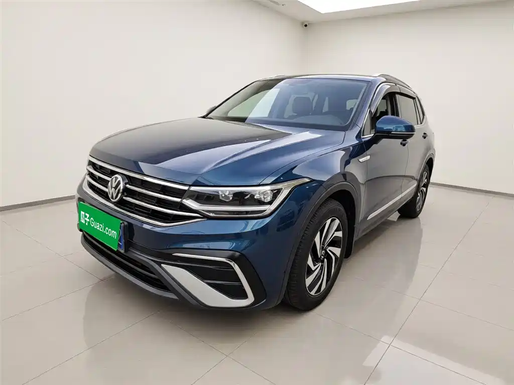 Volkswagen Tiguan L 2022 — фото 1