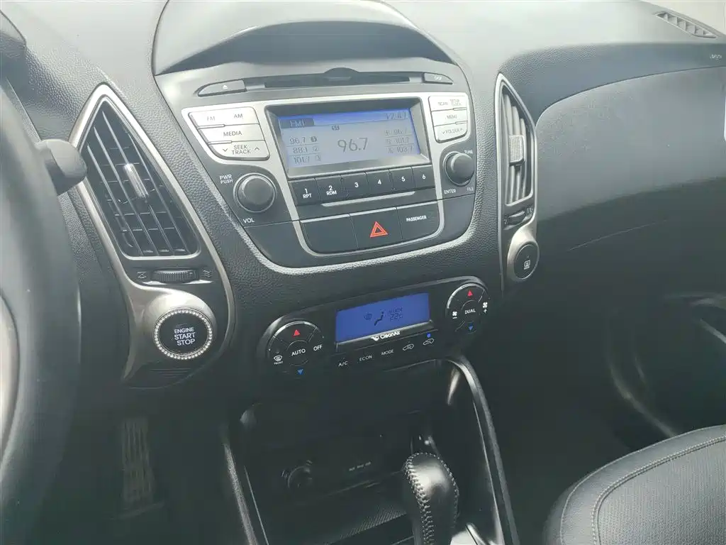 Hyundai ix35 2015 — фото 13