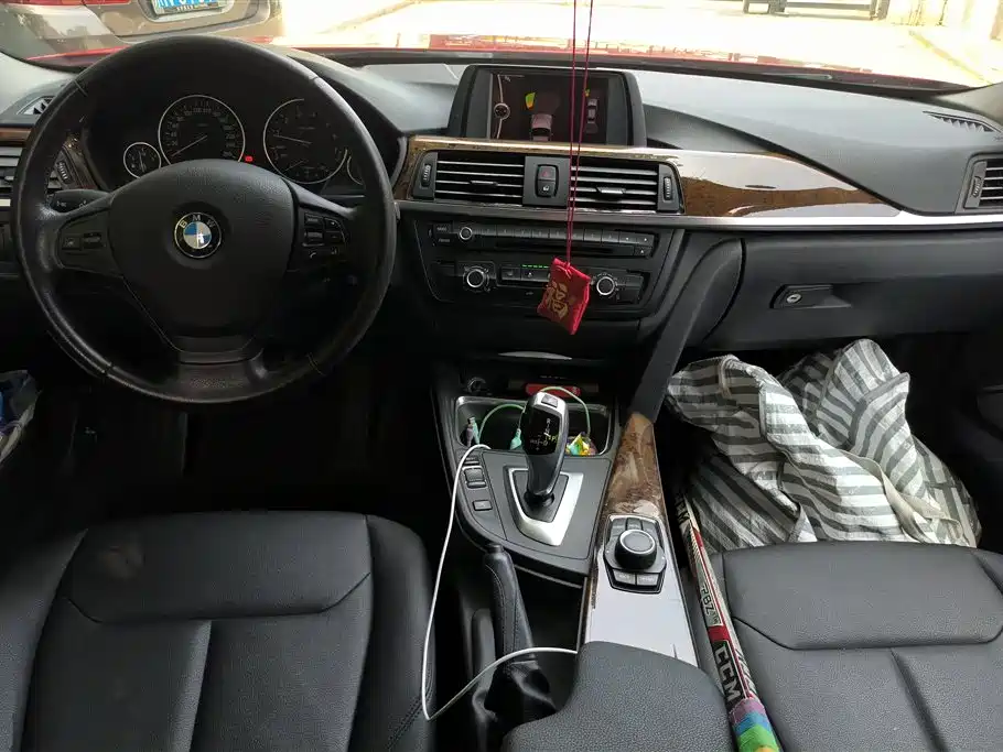 BMW 3 Series 2012 — фото 12