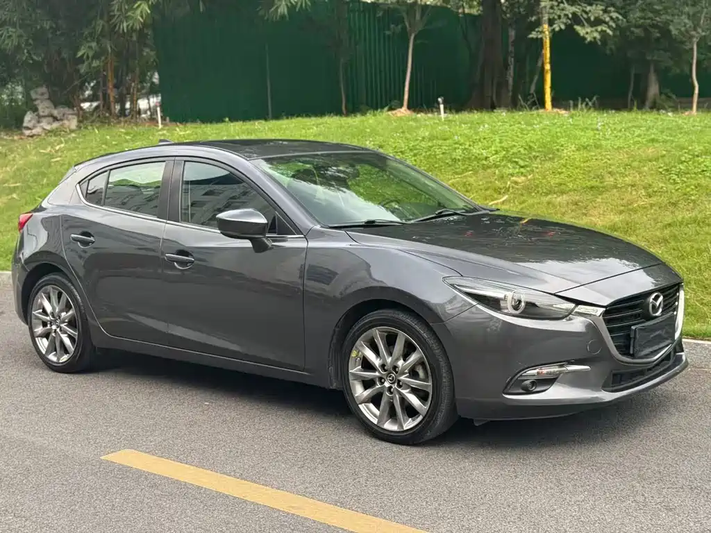 Mazda 3 Axela 2018 — фото 3