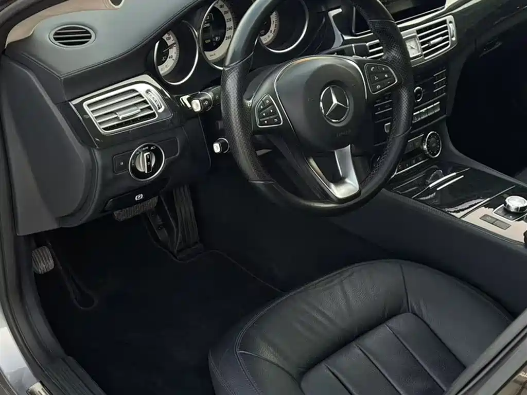 Mercedes-Benz CLS 2015 — фото 8