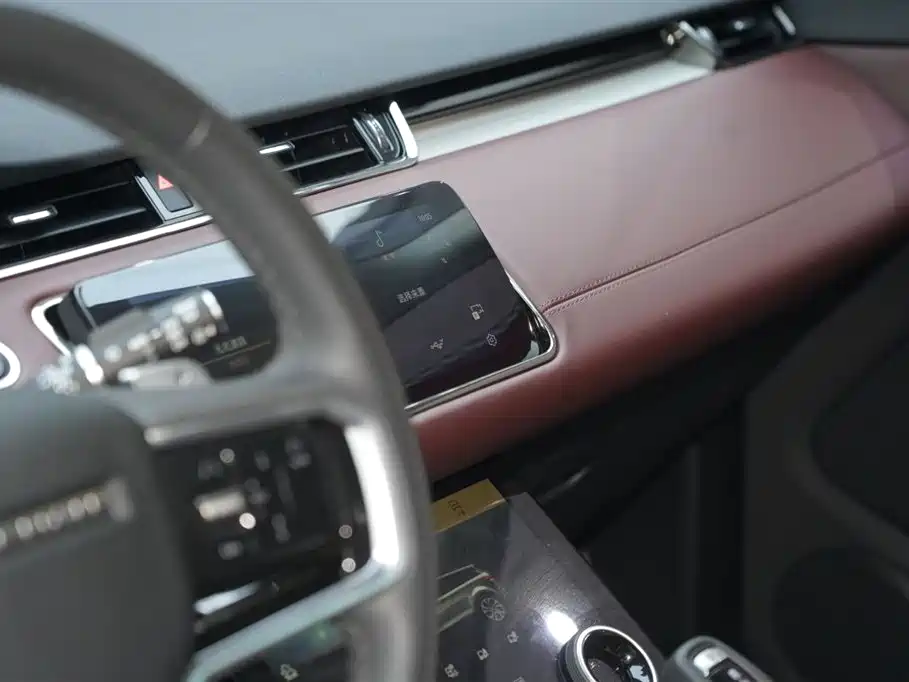 Land Rover Evoque 2023 — фото 18
