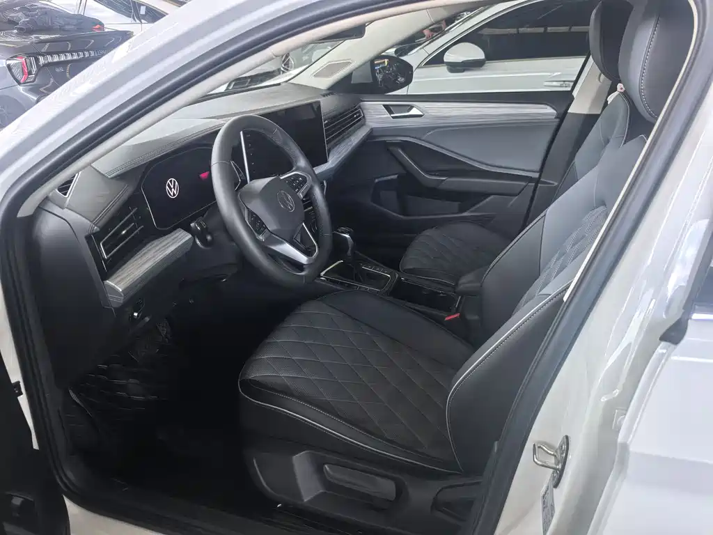Volkswagen Sagitar 2024