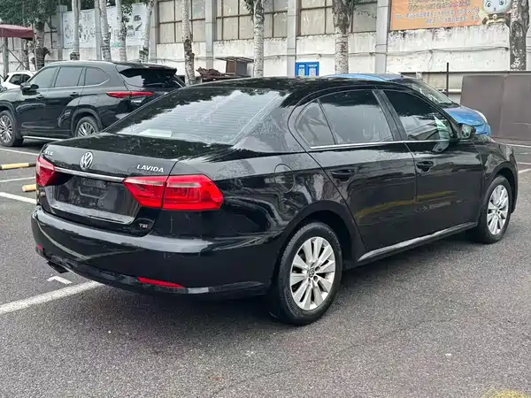 Volkswagen Lavida 2013