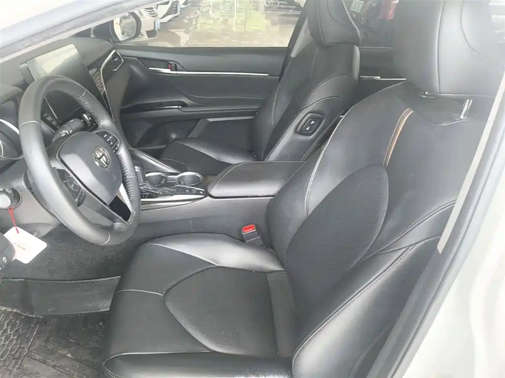 Toyota Camry 2022 — фото 15