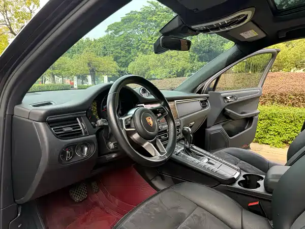 Porsche Macan 2020