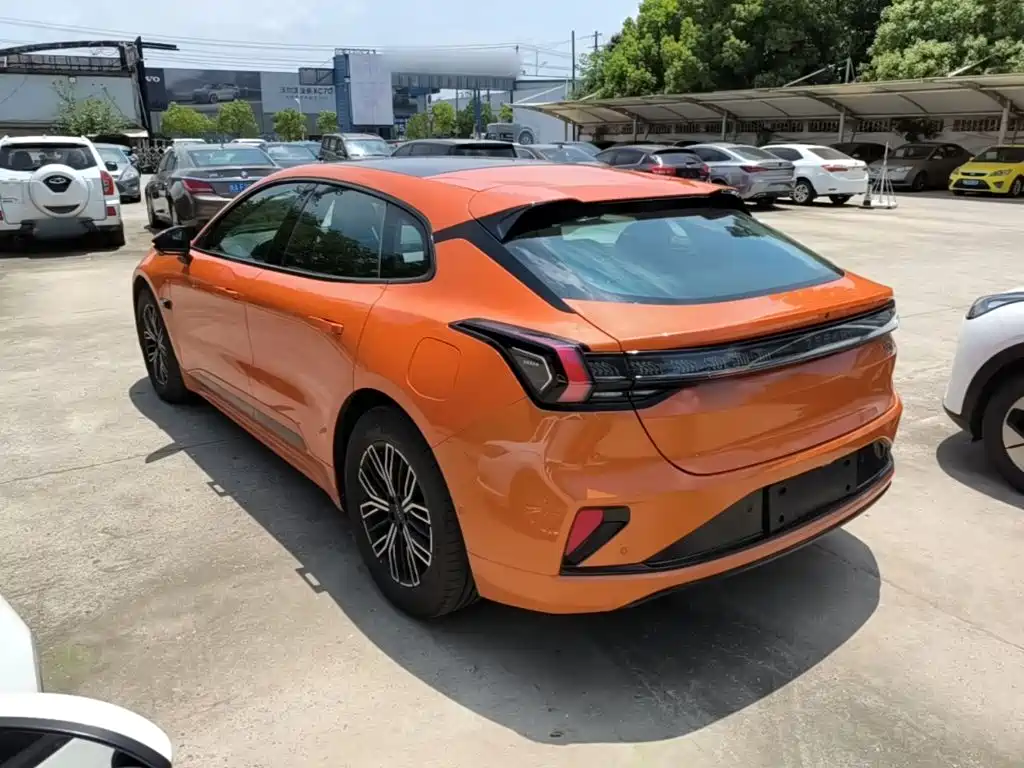 Zeekr 001 2024