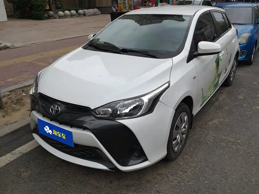Toyota Yaris L 2021