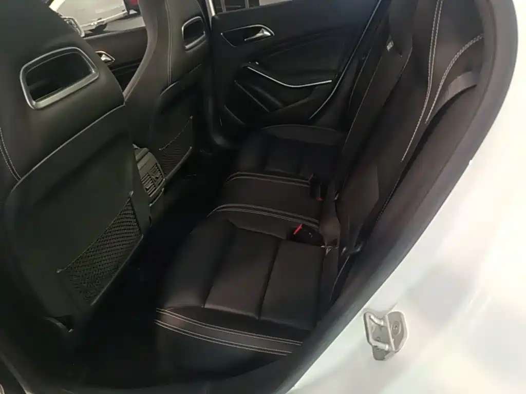 Mercedes-Benz GLA 2017 — фото 16
