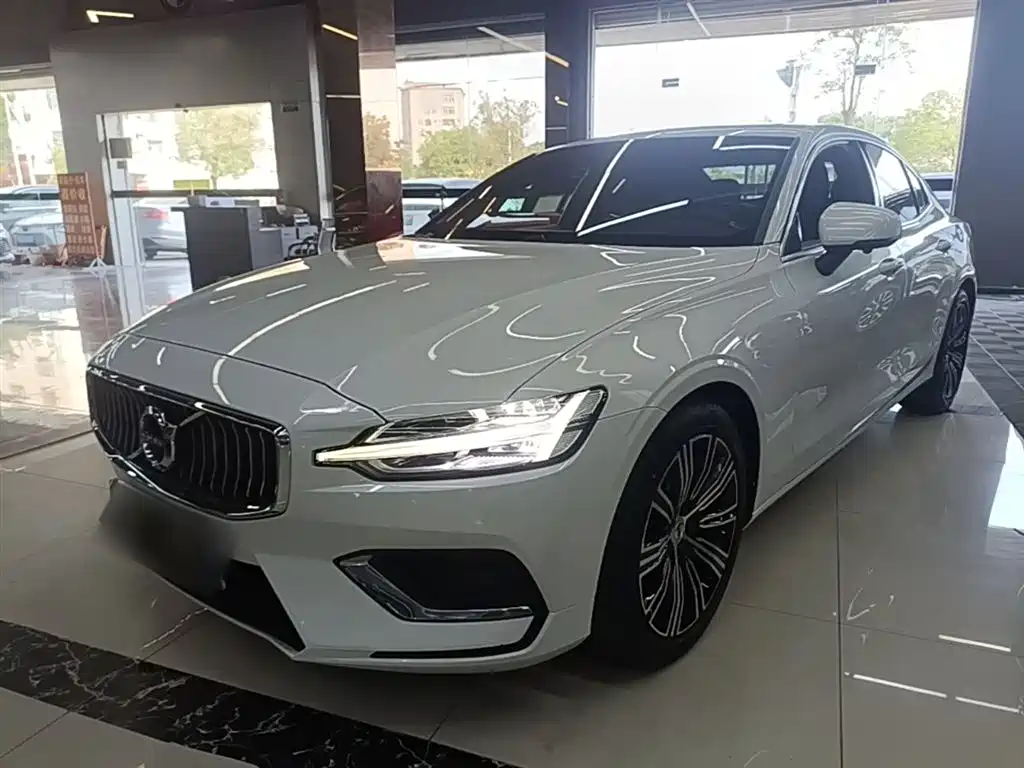 Volvo S60 2022