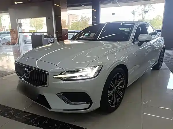 Volvo S60 2022