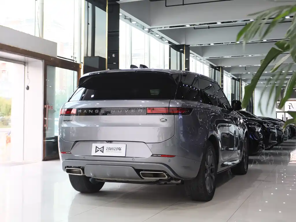 Land Rover Sport 2023 — фото 18