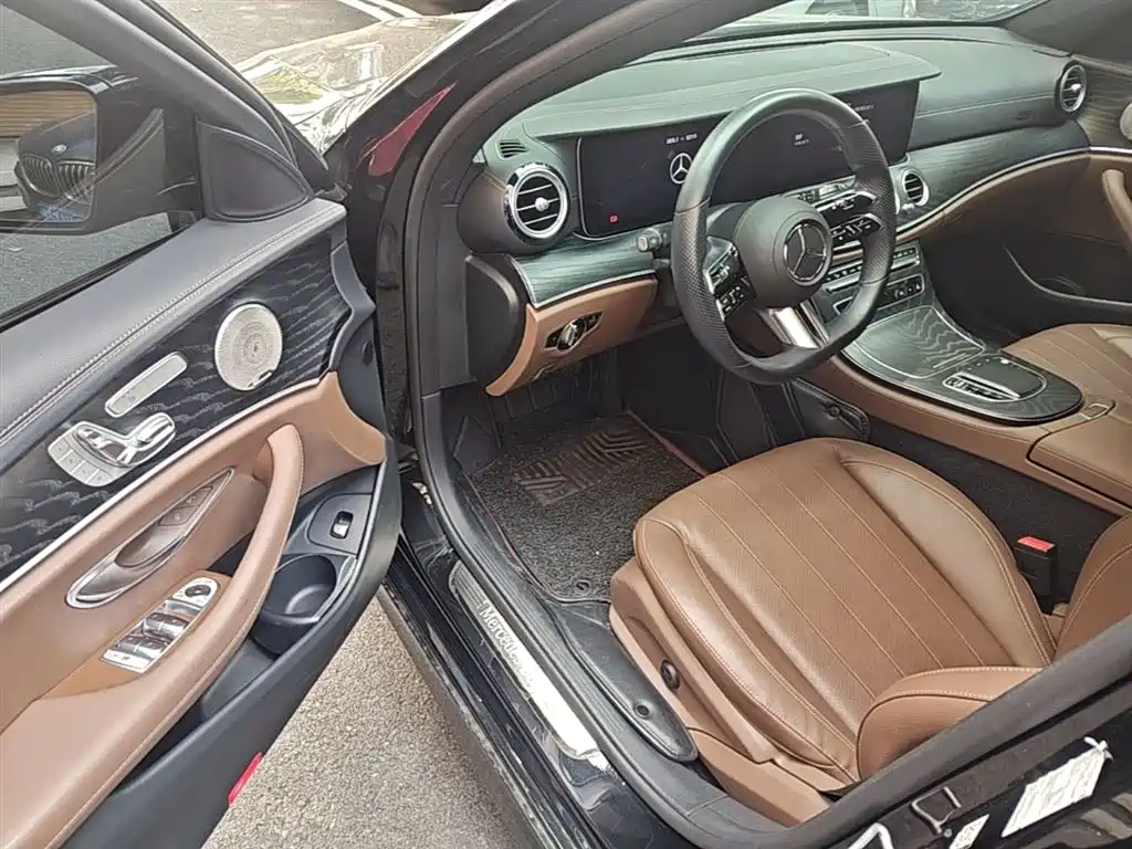 Mercedes-Benz E-Class 2022 — фото 16