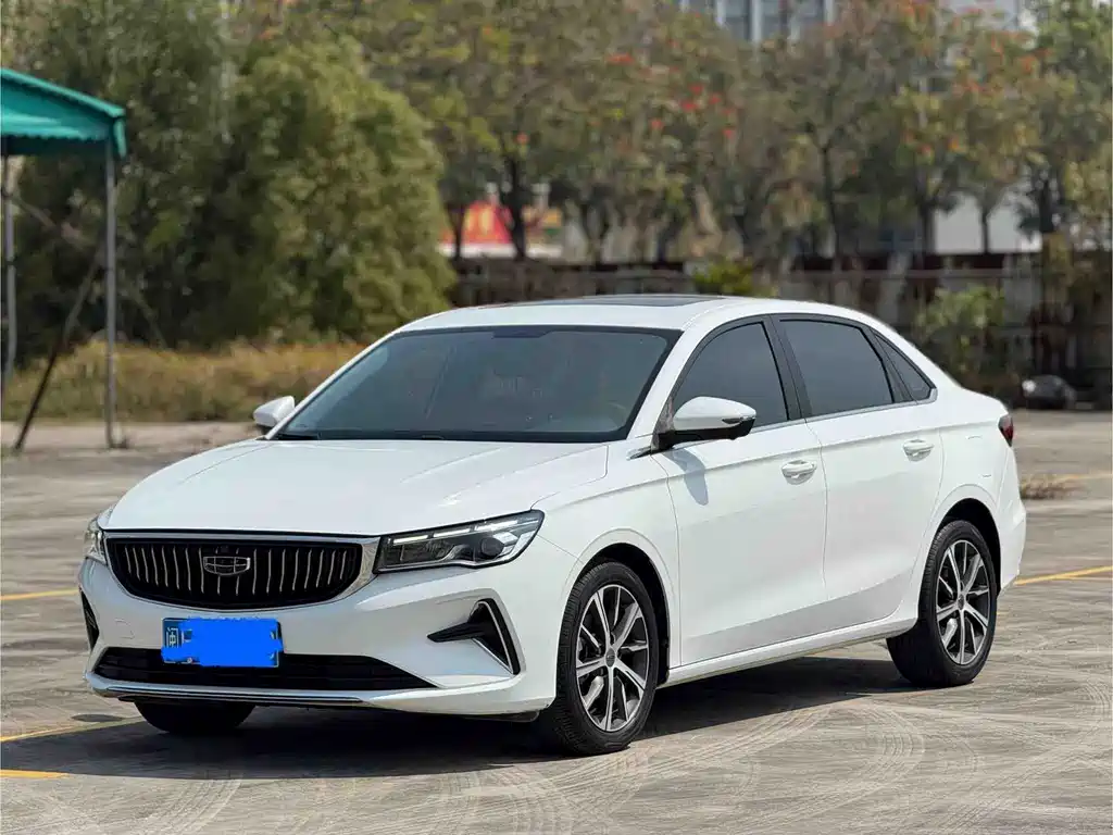 Geely Emgrand 2021
