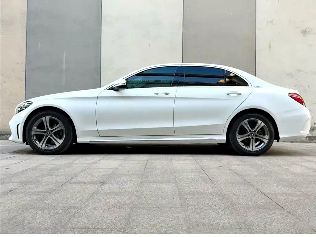 Mercedes-Benz C-Class 2020