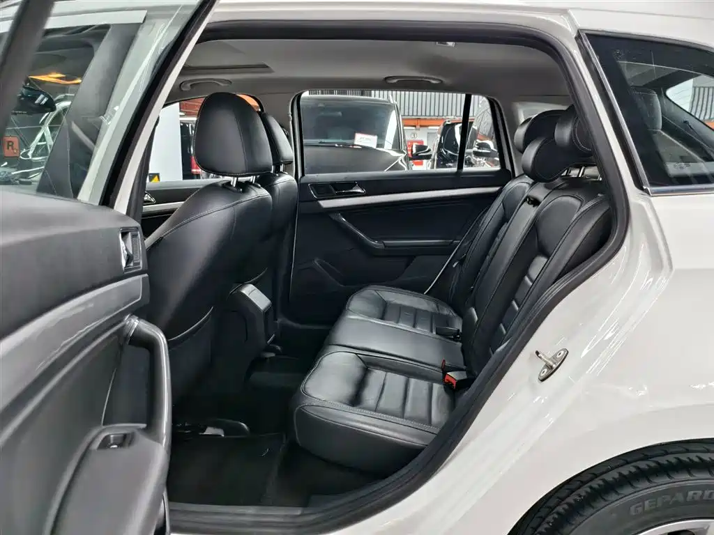 Volkswagen Gran Lavida 2018 — фото 10