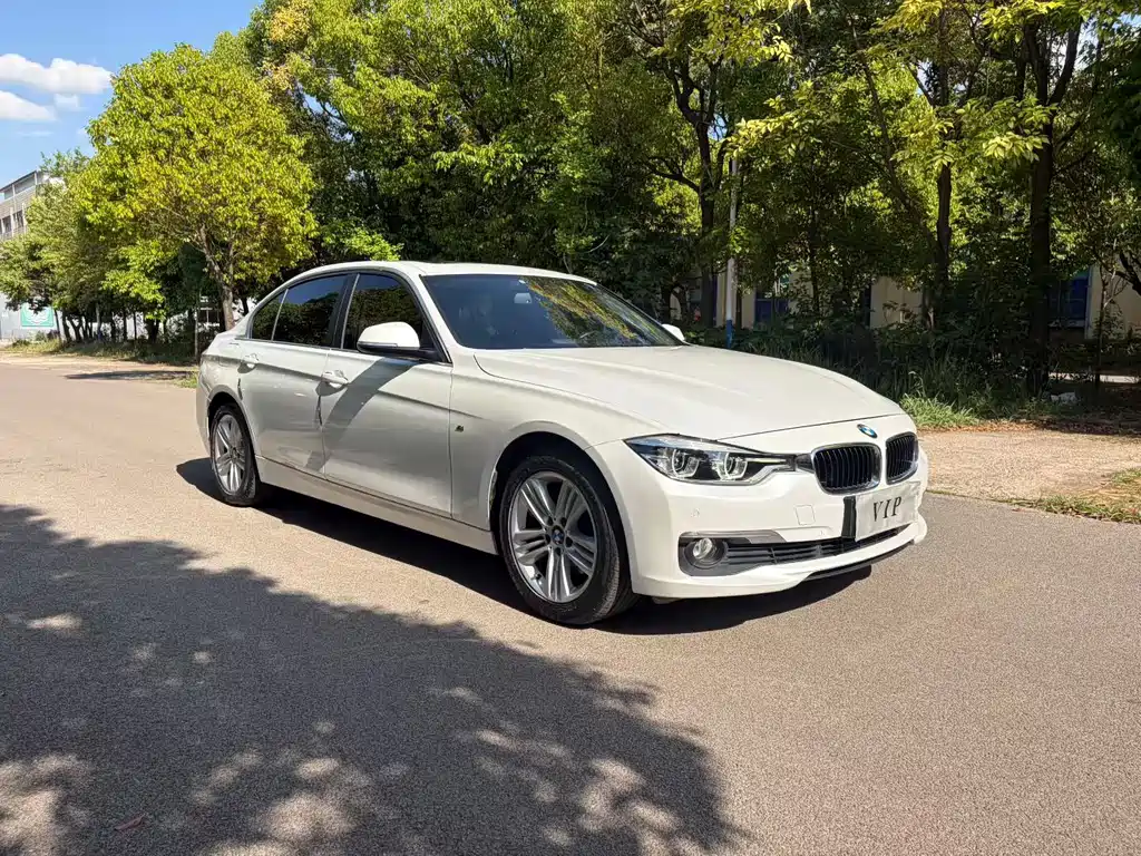 BMW 3 Series 2016 — фото 1