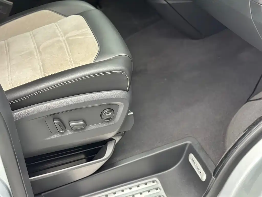Volkswagen Multivan 2018 — фото 41