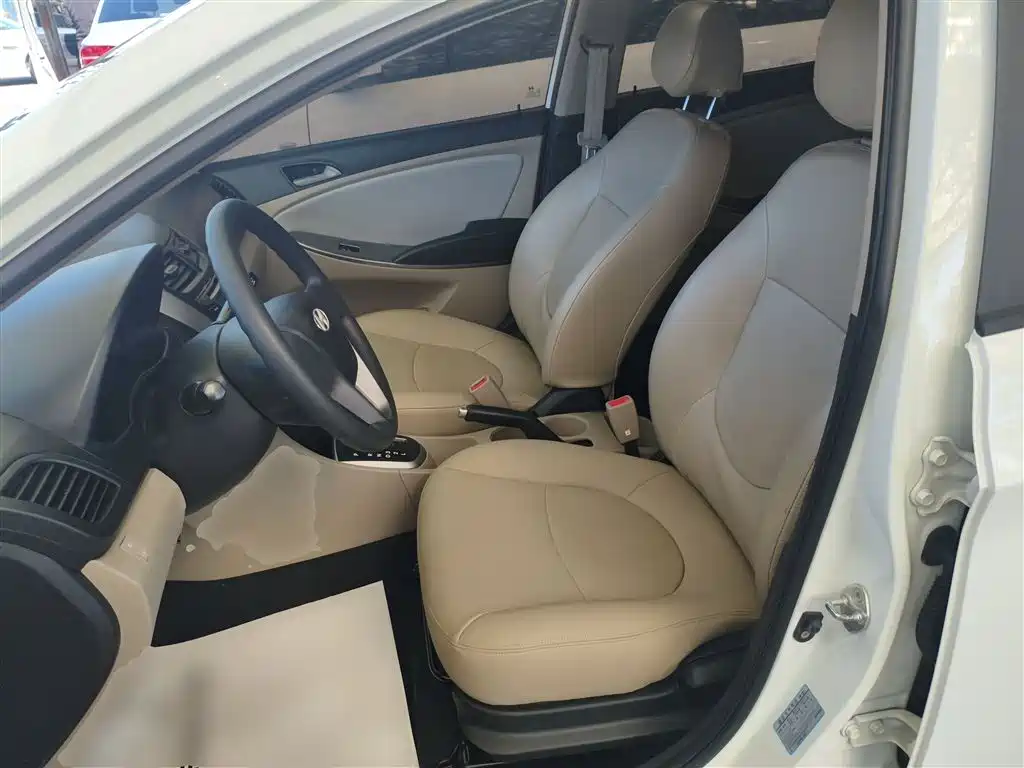 Hyundai Verna 2016 — фото 15