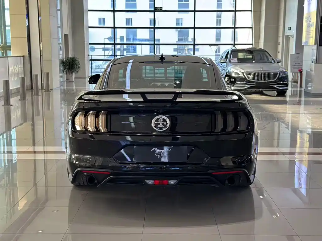 Ford Mustang 2021 — фото 20