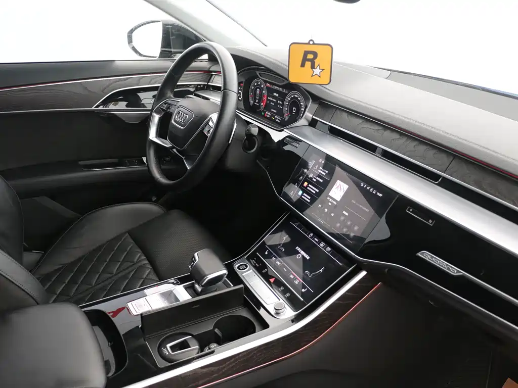 Audi A8 2021 — фото 12