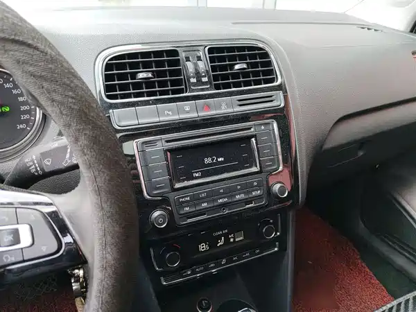 Volkswagen Polo 2016