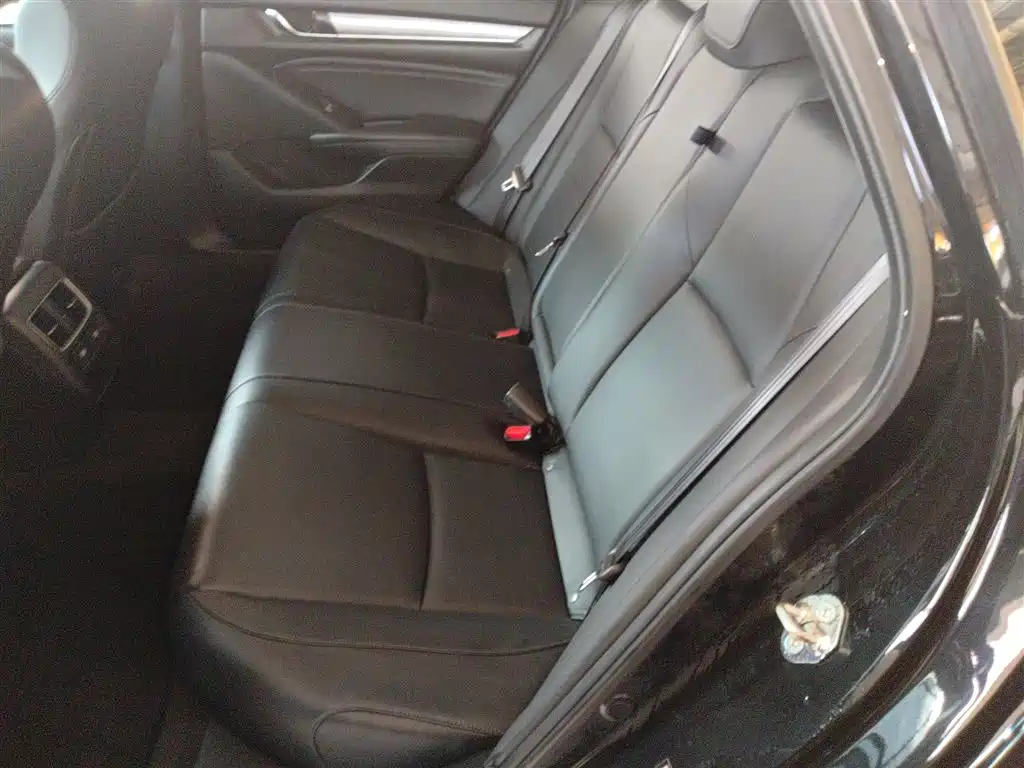 Honda Accord 2022 — фото 13
