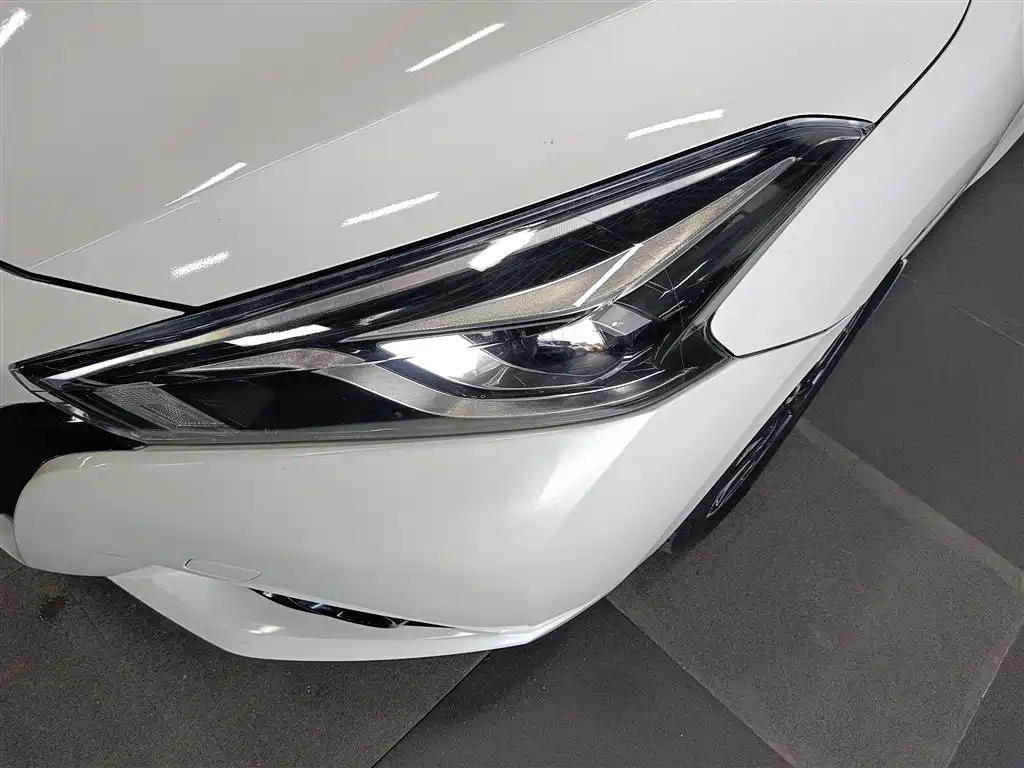 Nissan Bluebird 2016 — фото 18