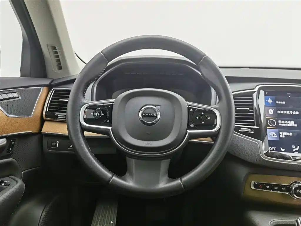 Volvo XC90 2020 — фото 11